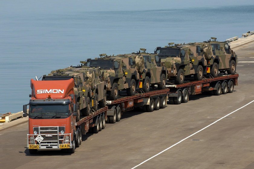 Грузовики автопоезда Австралии.