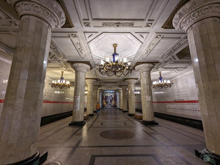 Станция метро в санкт петербурге