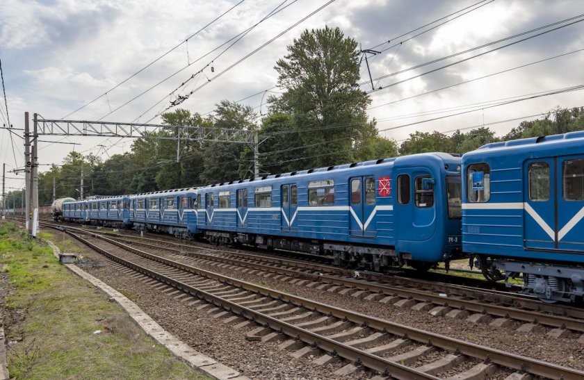 Вагон метро ема 502