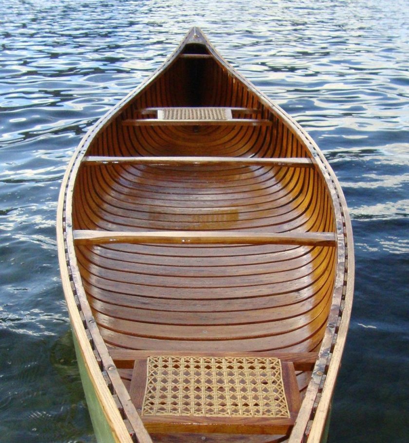 Лодка плоскодонка каноэ