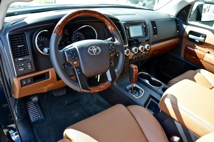 Тойота Секвойя 2016 салон