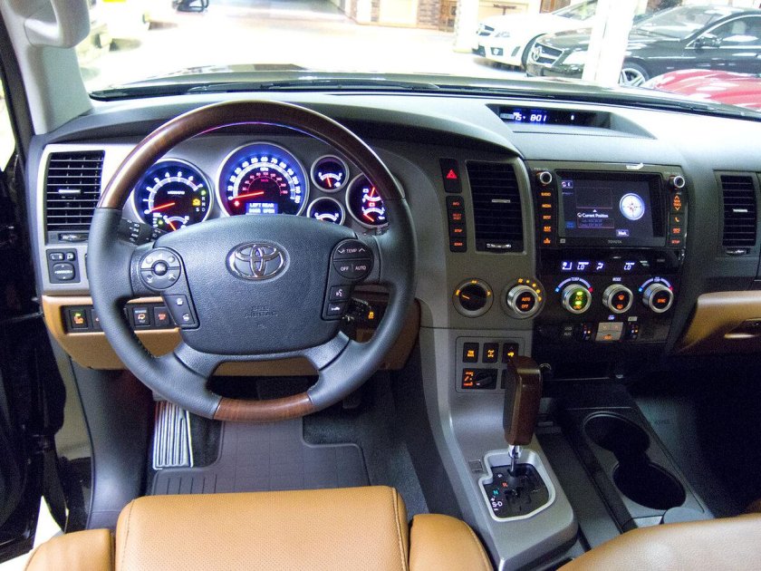 Toyota Sequoia 2008