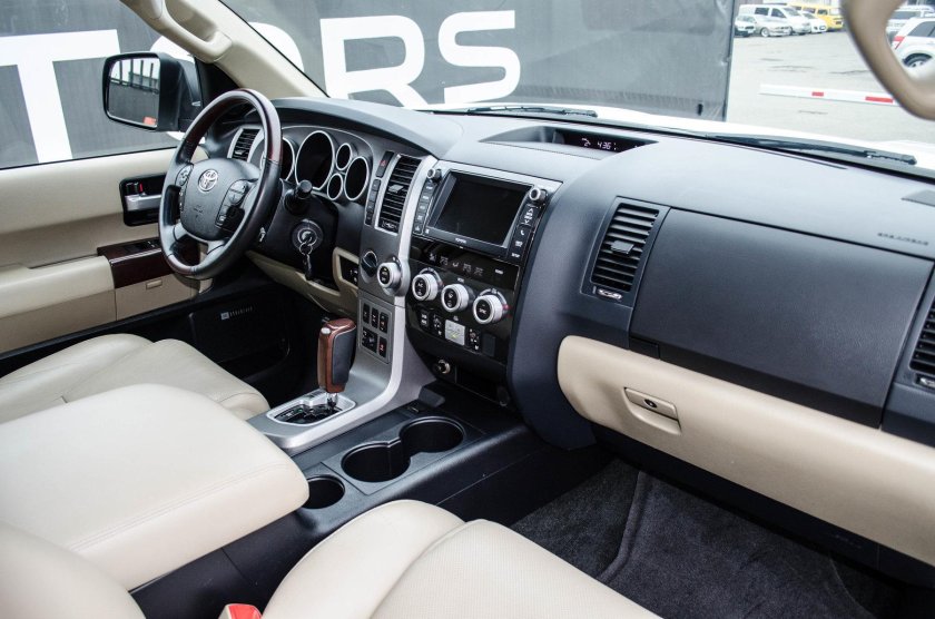 Тойота Секвойя 2021