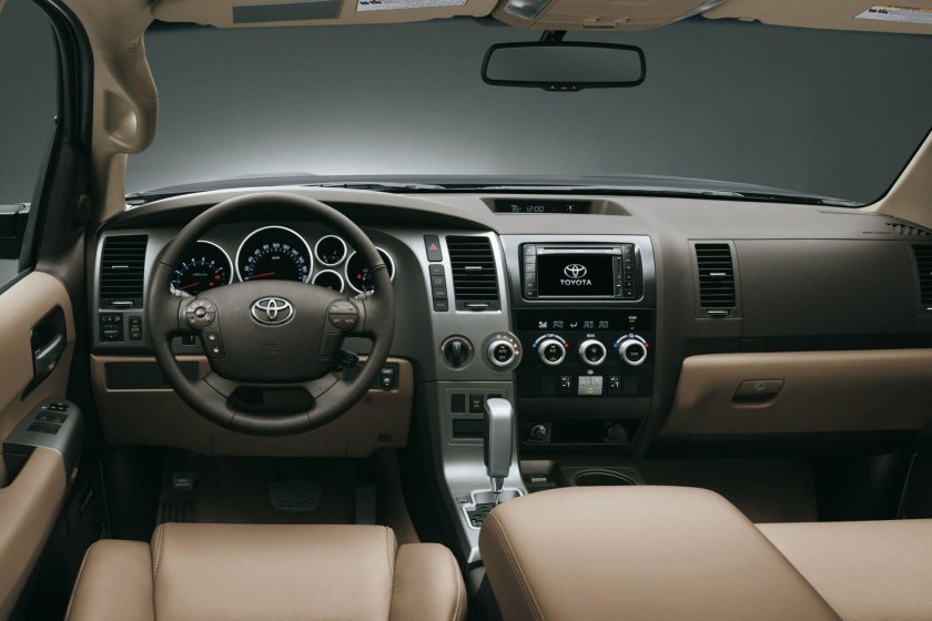 Toyota Sequoia 2013