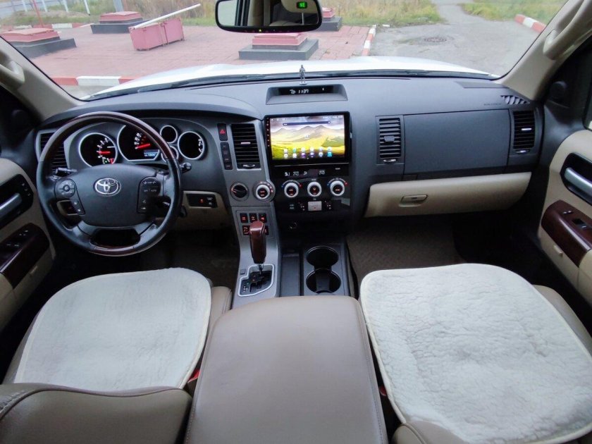 Тойота секвойя 2008