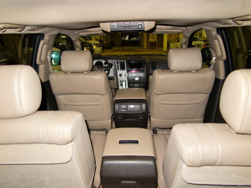 Тойота Секвойя 7 местная