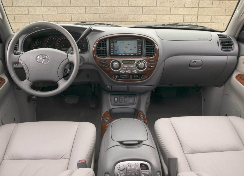 Тойота Секвойя 2004