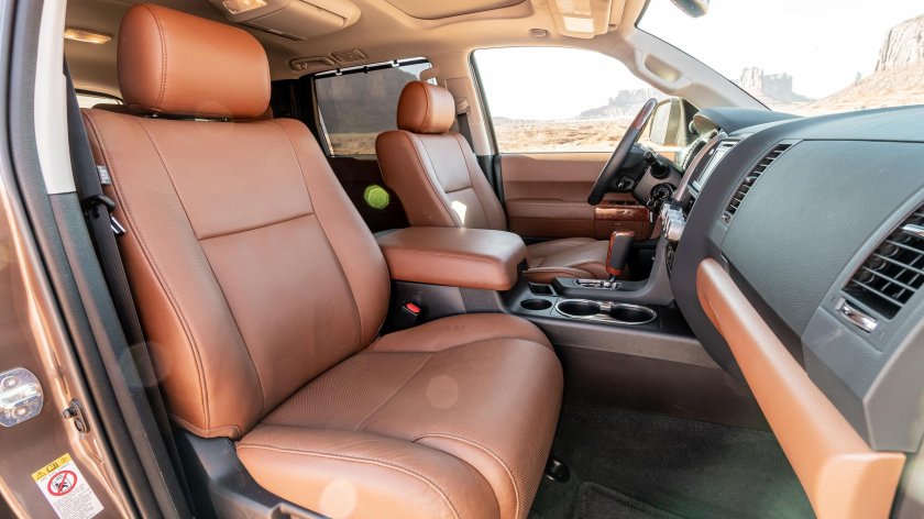 Interior Toyota Sequoia Platinum