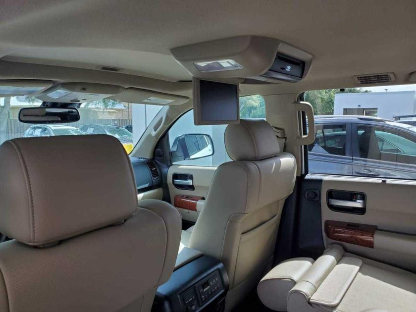 Тойота Секвойя 2021