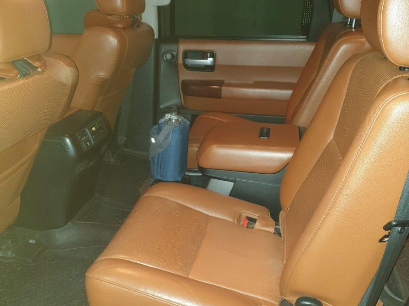 Тойота секвойя 2021 салон