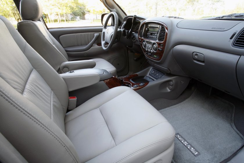 Тойота Секвойя 1 поколение