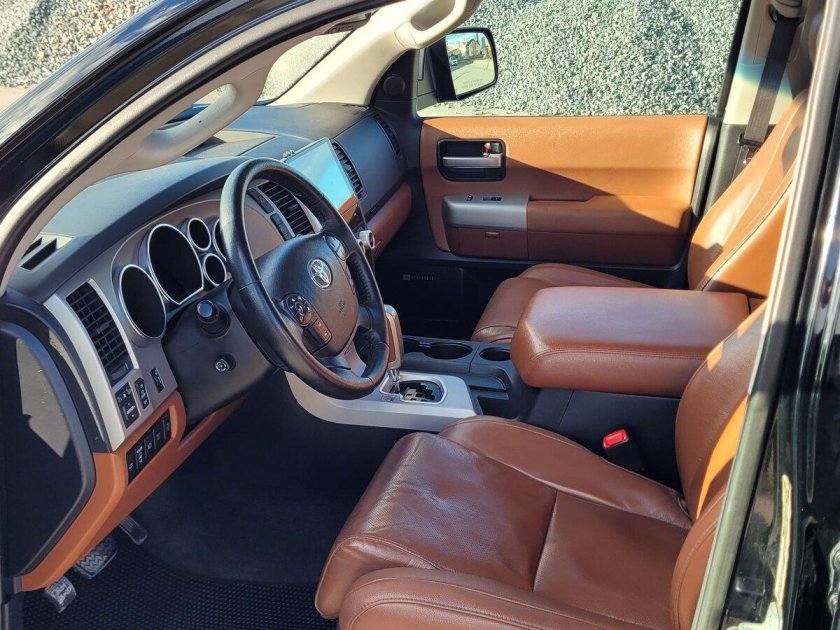 Toyota sequoia 2008 салон