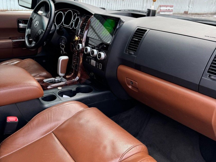 Toyota sequoia 2008 салон
