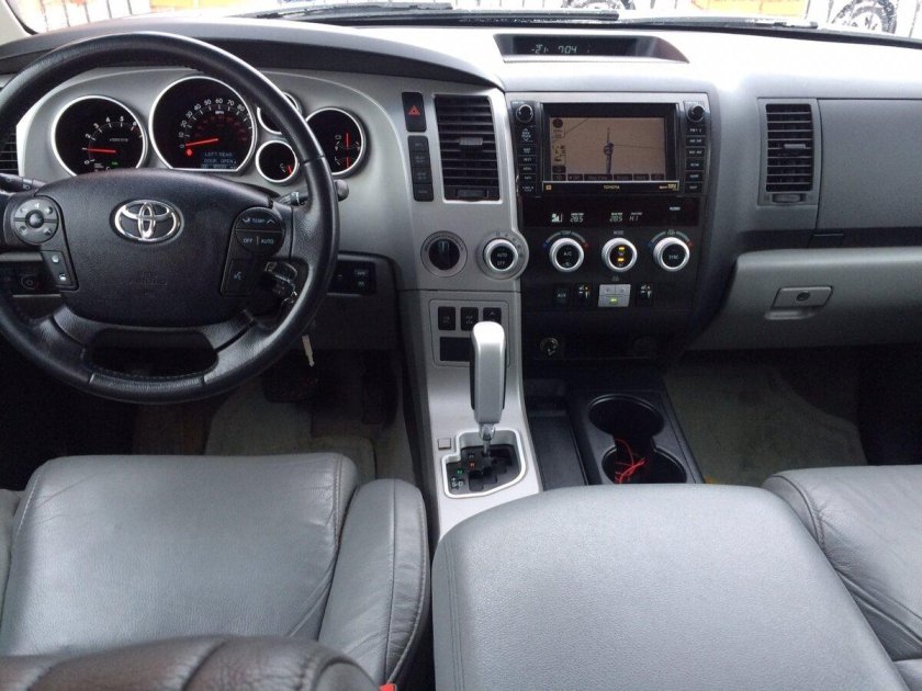 Toyota Sequoia 2008