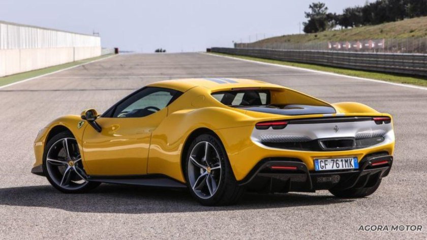 Феррари 296 GTB