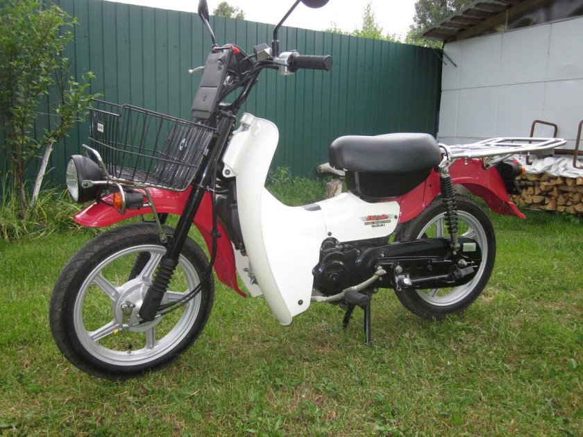 Мопед suzuki