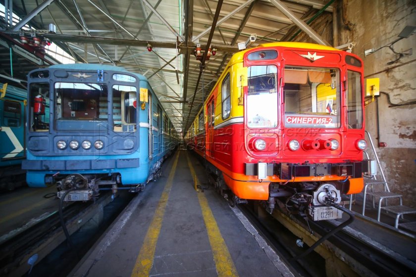 СИНЕРГИЯ-2 поезд метро