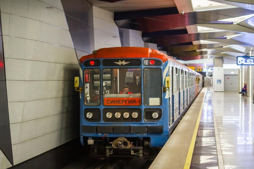 Вагон метро