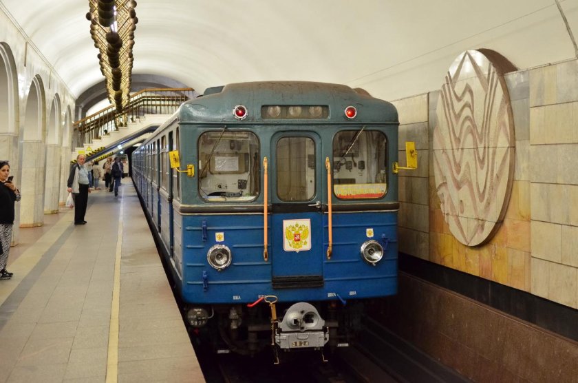 Вагон метро типа еж 3