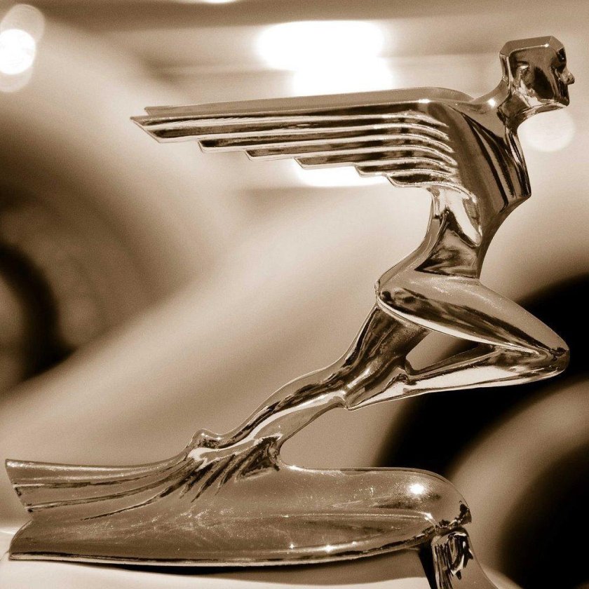 Статуэтки машин