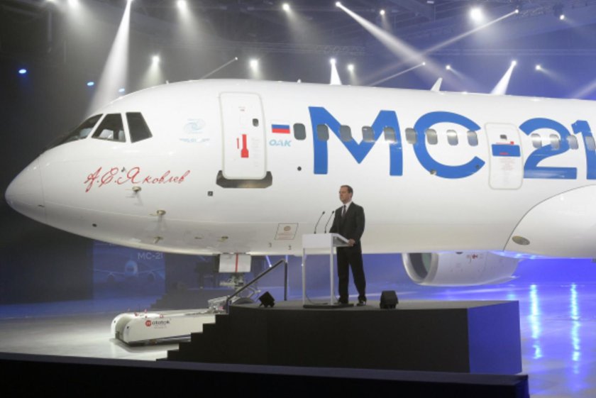 Самолет российского производства MC 21