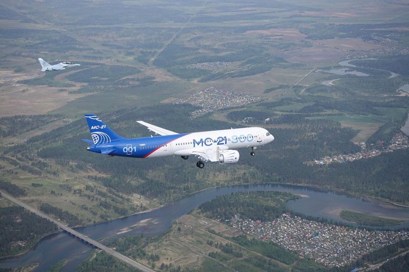 Самолет Иркут МС-21