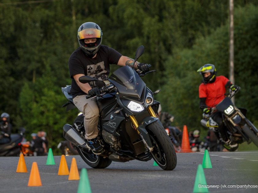 Мотоцикл bmw