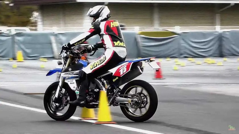 Мотоцикл атаки 250