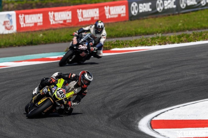 Спортивные мотоцикл