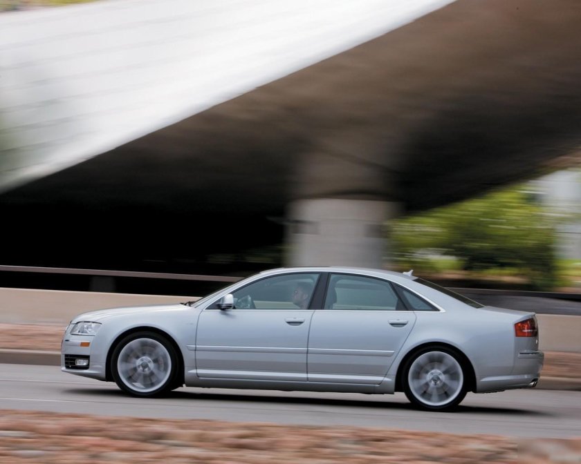 Audi s8 d3