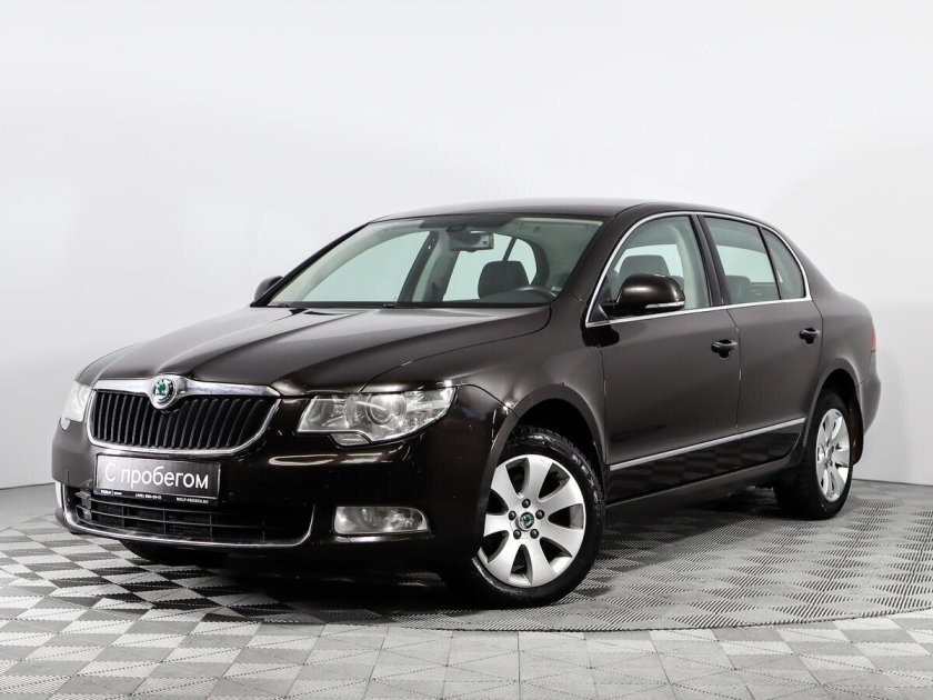 Шкода Суперб 2012 коричневая