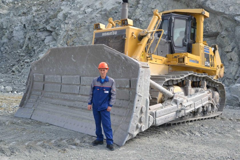 Машинист бульдозера