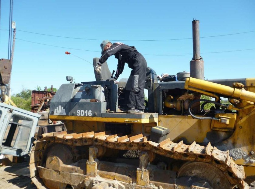Бульдозер СД 16