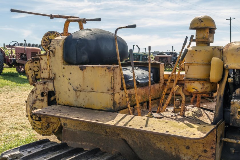 Катерпиллер бульдозер двигательный отсек