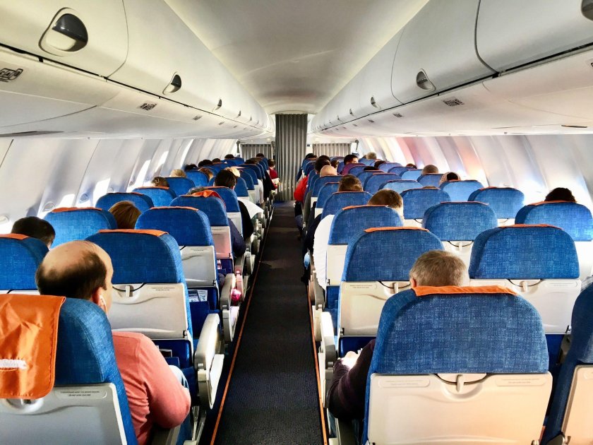 Самолёт сухой Суперджет 100-95