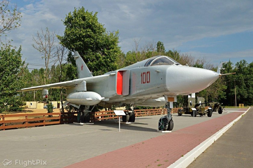 Самолет су 24