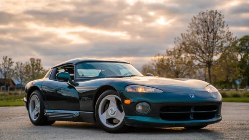 Dodge Viper 1