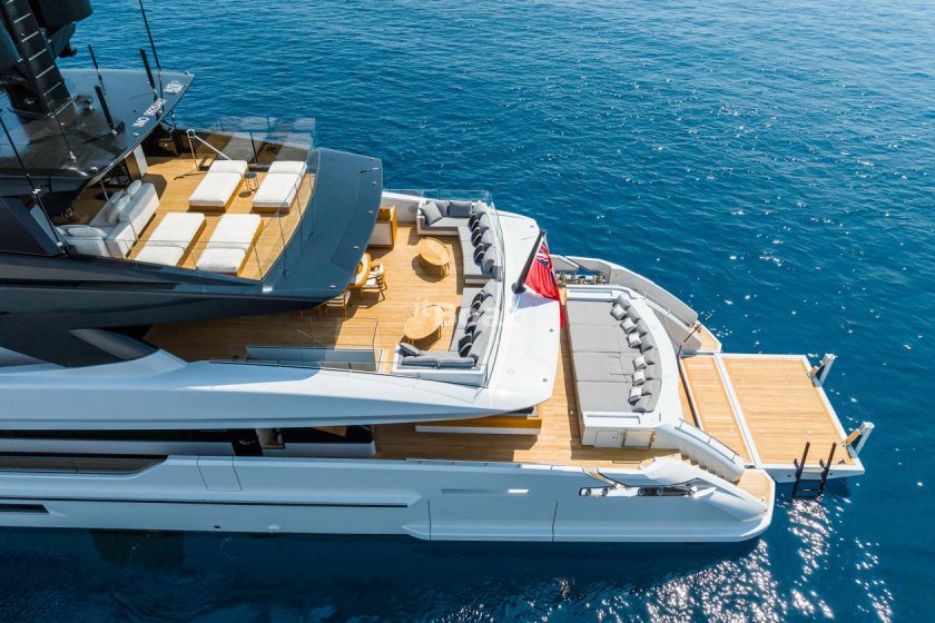 Моторная яхта