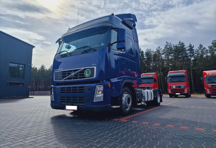 Вольво фн 12 седельный тягач
