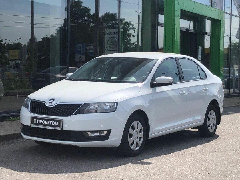 Шкода Рапид 2017 белый