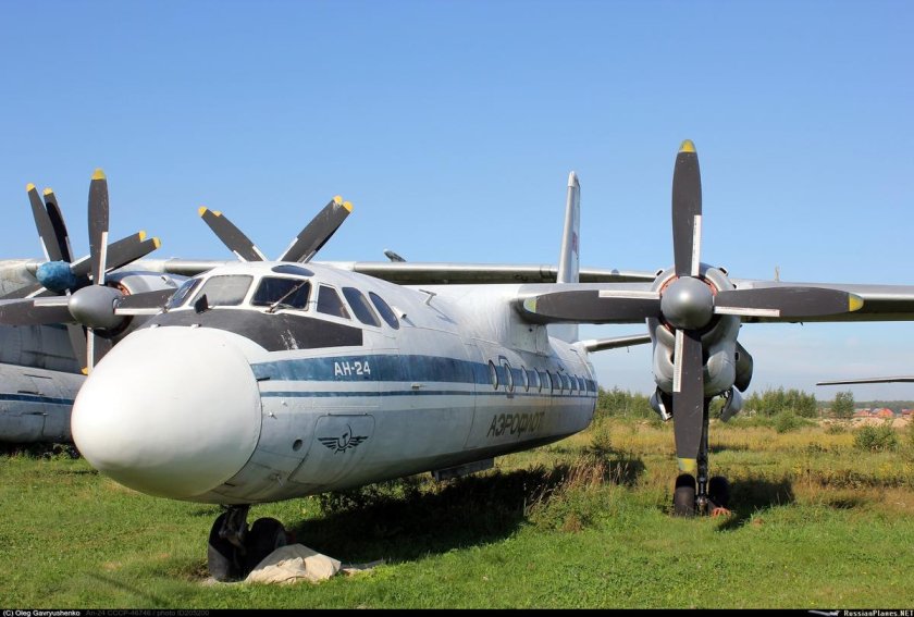 Самолет АН 24
