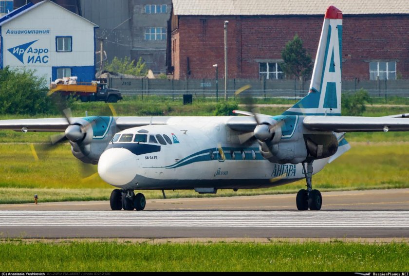 Самолет АН 24