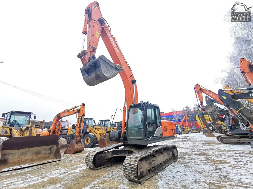 Хитачи 135 гусеничный экскаватор