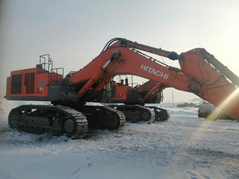 Гусеничный экскаватор hitachi zx470