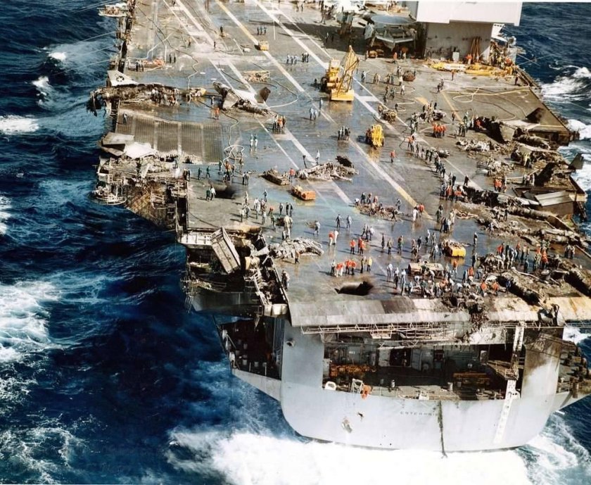 Авианосец Джон Маккейн