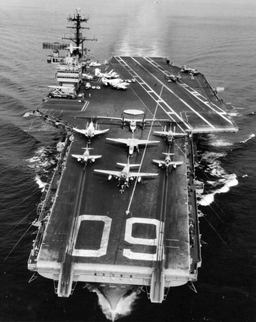 Авианосец Саратога