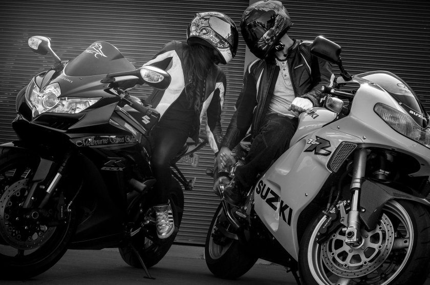 Фотосессия пары на мотоцикле