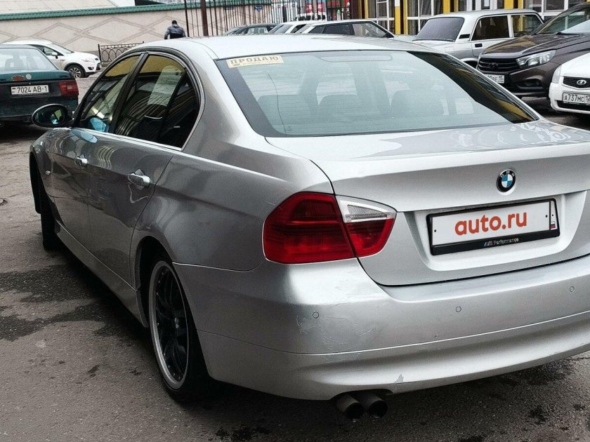 Серебристая бмв