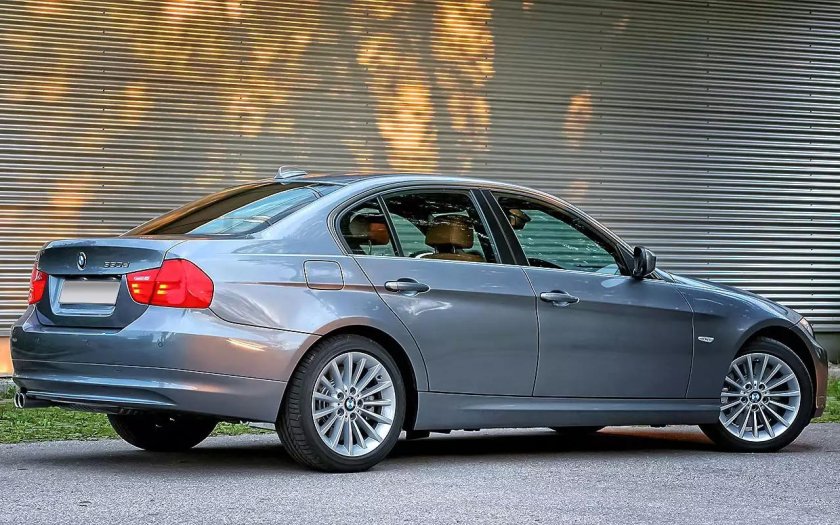 БМВ е90 седан