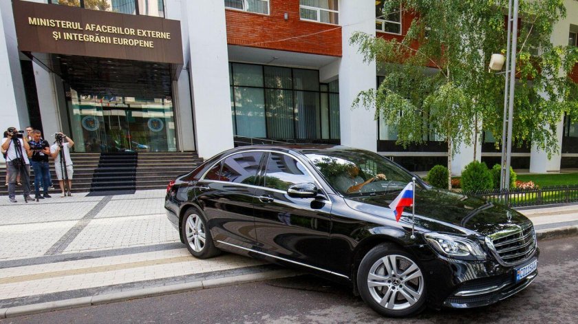 Машины дипломатов